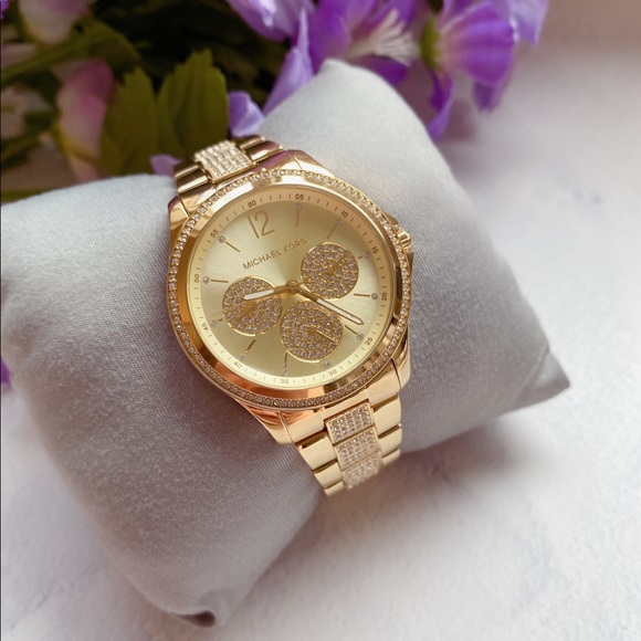 Michael Kors Riley Gold Tone Watch - Picture 7 of 7
